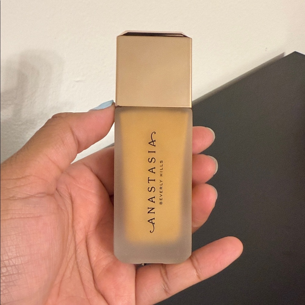 Anastasia Beverly Hills Impeccable Blurring Foundation 3WO